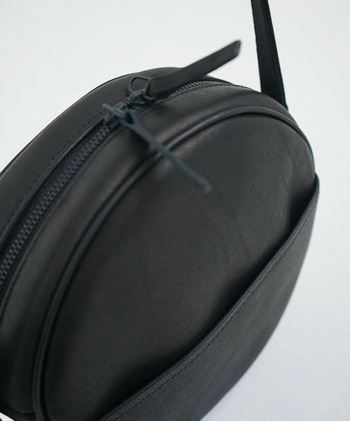 macromauro マクロマウロ.NO LETTER BAG CIRCLE M [BLACK]_