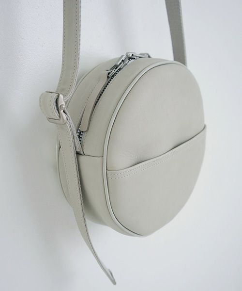 macromauro マクロマウロ.NO LETTER BAG CIRCLE M [GREY]_