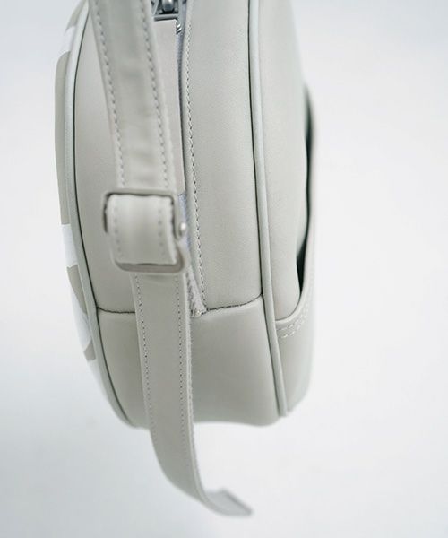 macromauro マクロマウロ.NO LETTER BAG CIRCLE M [GREY]_