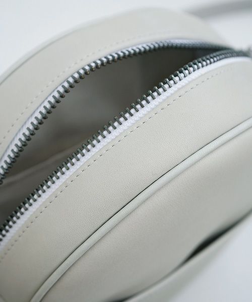 macromauro マクロマウロ.NO LETTER BAG CIRCLE M [GREY]_