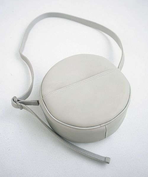 macromauro マクロマウロ.NO LETTER BAG CIRCLE M [GREY]_