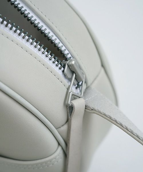 macromauro マクロマウロ.NO LETTER BAG CIRCLE M [GREY]_