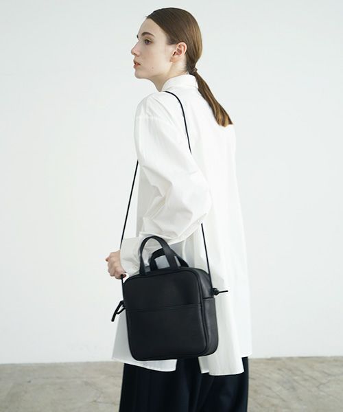 macromauro マクロマウロ.NO LETTER BAG SQUARE M [BLACK]_