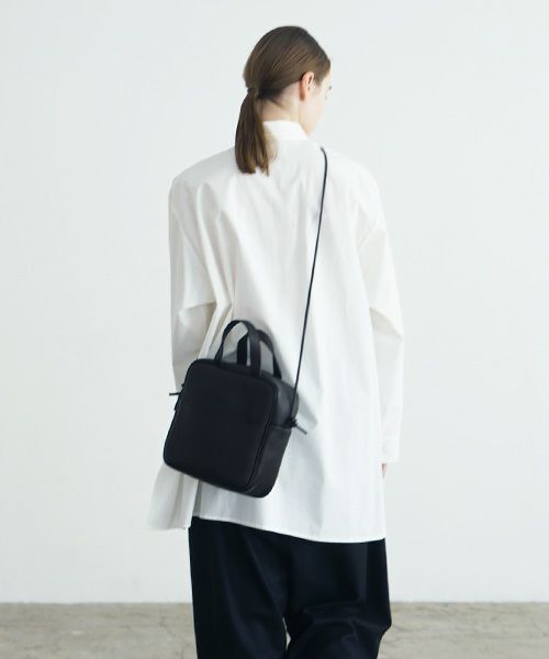 macromauro マクロマウロ.NO LETTER BAG SQUARE M [BLACK]_