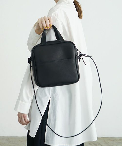 macromauro マクロマウロ.NO LETTER BAG SQUARE M [BLACK]_