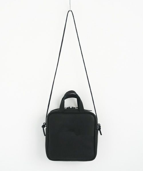 macromauro マクロマウロ.NO LETTER BAG SQUARE M [BLACK]_