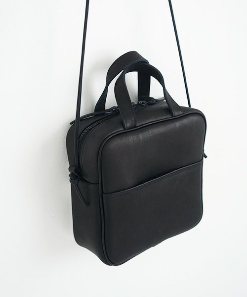 macromauro マクロマウロ.NO LETTER BAG SQUARE M [BLACK]_