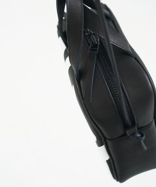 macromauro マクロマウロ.NO LETTER BAG SQUARE M [BLACK]_