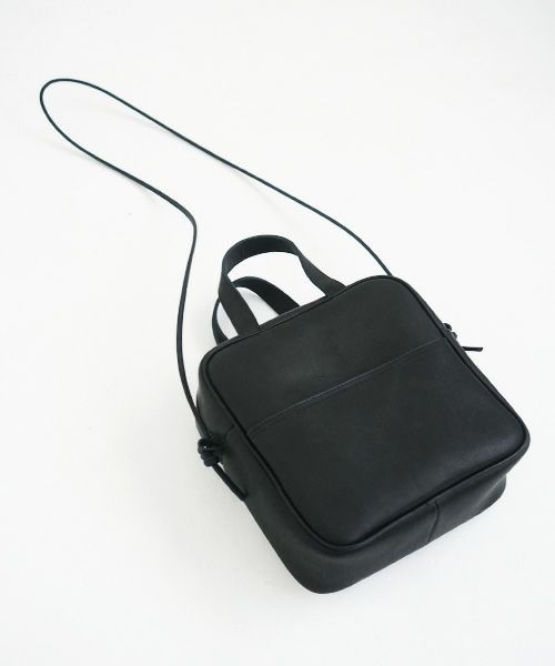 macromauro マクロマウロ.NO LETTER BAG SQUARE M [BLACK]_