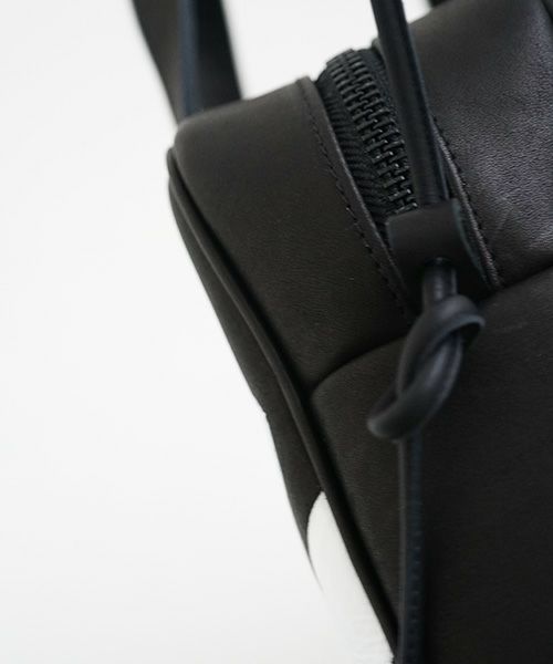 macromauro マクロマウロ.NO LETTER BAG SQUARE M [BLACK]_