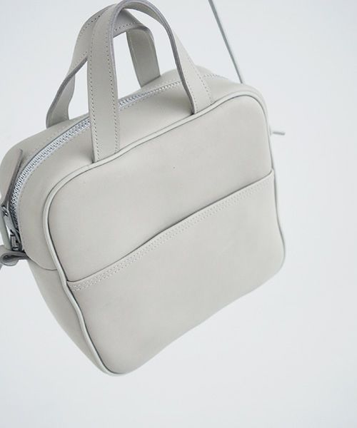 macromauro マクロマウロ.NO LETTER BAG SQUARE M [GREY]