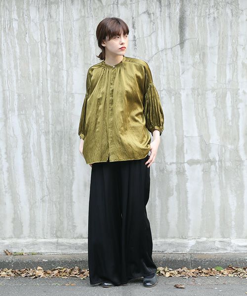 suzuki takayuki.スズキタカユキ.puff-sleeve blouse [A221-03/khaki/nude]