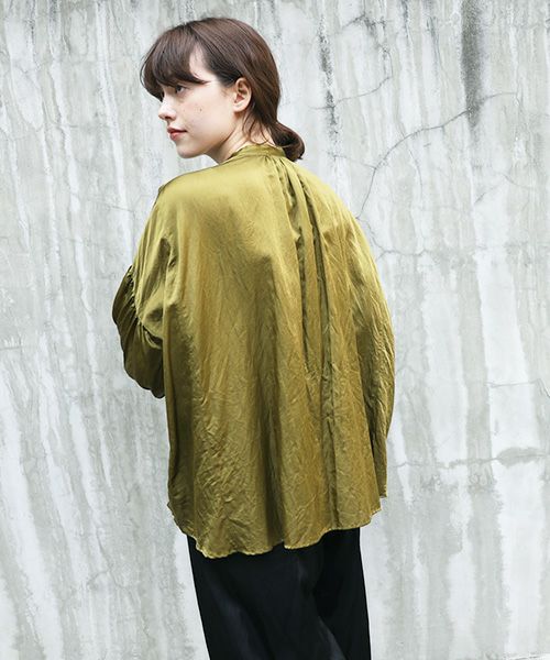 suzuki takayuki.スズキタカユキ.puff-sleeve blouse [A221-03/khaki/nude]