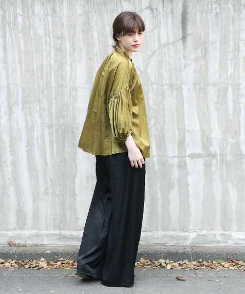 suzuki takayuki.スズキタカユキ.puff-sleeve blouse [A221-03/khaki/nude]