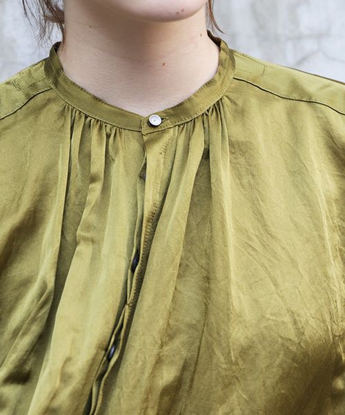 suzuki takayuki スズキタカユキ puff-sleeve blouse [A221-03/khaki/nude]
