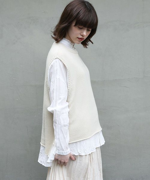suzuki takayuki.スズキタカユキ.knitted vest [A221-12/nude]