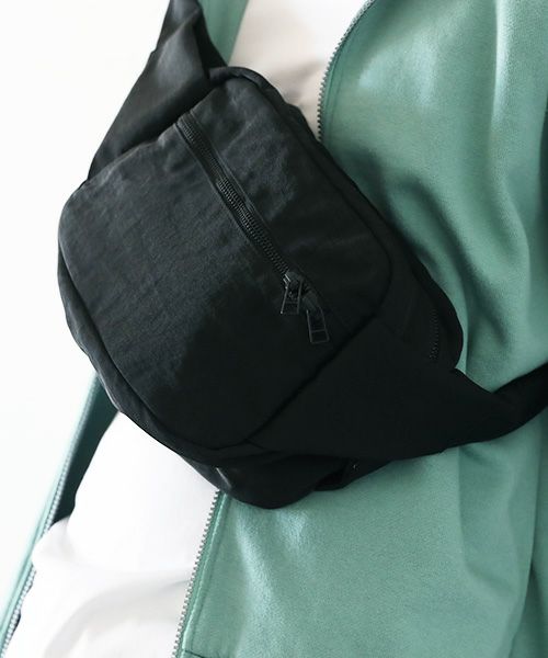 VU PRODUCT.ヴウプロダクト.body bag vu-product-B05[BLACK]