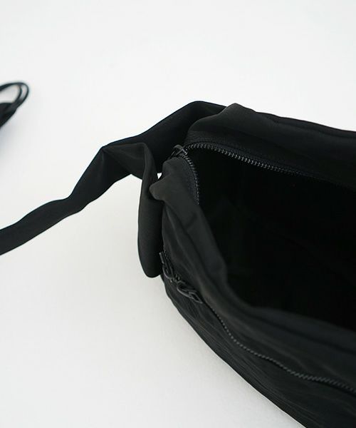 VU PRODUCT.ヴウプロダクト.body bag vu-product-B05[BLACK]