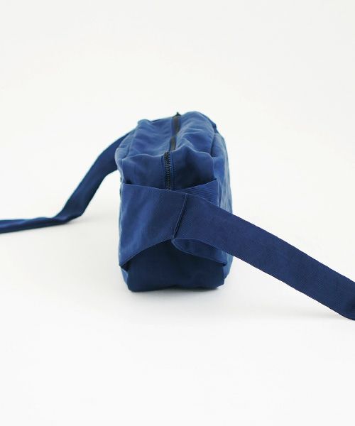 VU PRODUCT.ヴウプロダクト.body bag vu-product-B05[BLUE]