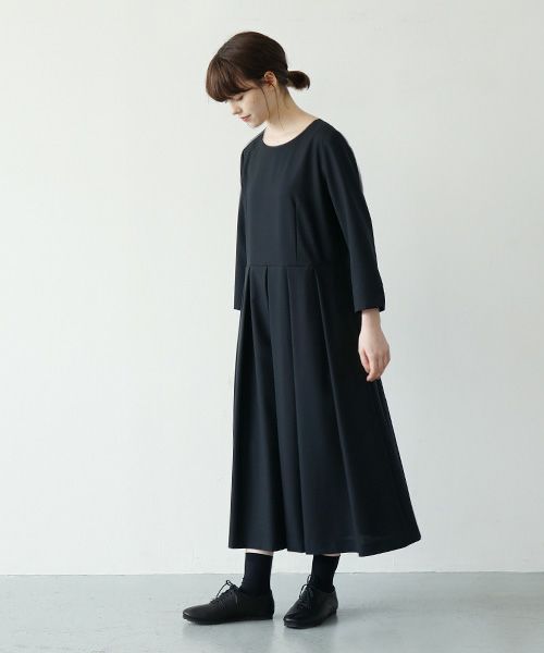 Mochi モチ tuck dress [ma21-op-02/black]