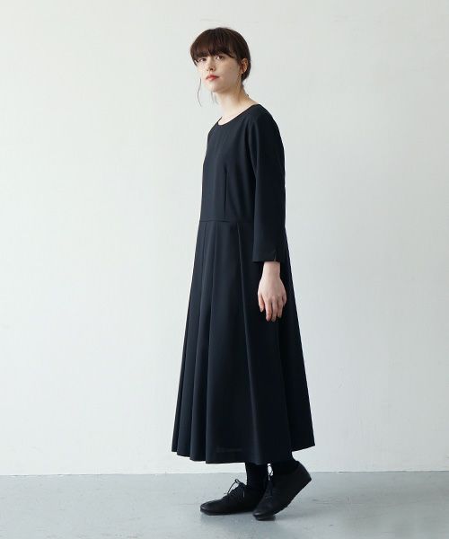 Mochi.モチ.tuck dress [ma21-op-02/black]