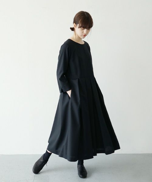 Mochi.モチ.tuck dress [ma21-op-02/black]