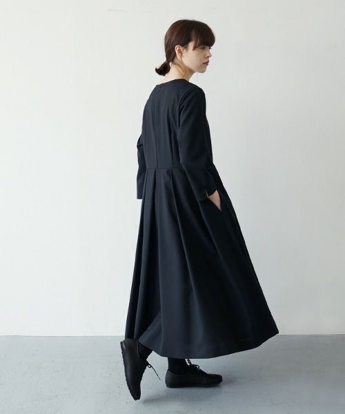 Mochi.モチ.tuck dress [ma21-op-02/black]