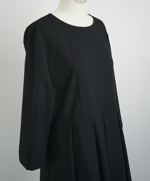 Mochi.モチ.tuck dress [ma21-op-02/black]