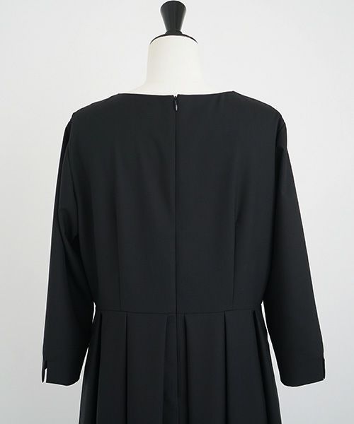 Mochi.モチ.tuck dress [ma21-op-02/black]