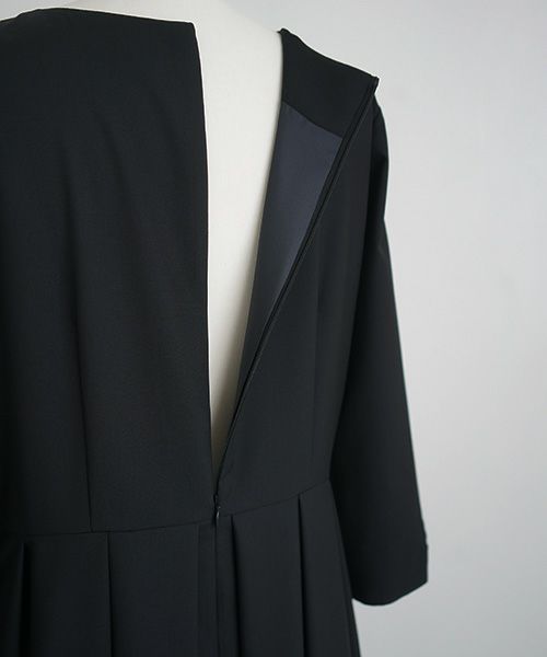 Mochi.モチ.tuck dress [ma21-op-02/black]