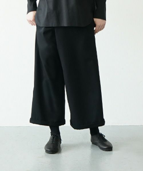 Mochi.モチ.asymmetry wide pants [ma21-pt-01/black]