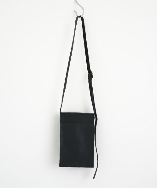 ohta.オオタ.black slim letter bag [ac-21B7]