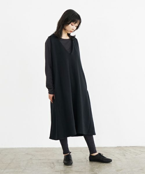 Mochi / home&miles.モチ / ホーム＆マイルズ.v-neck one piece [black]