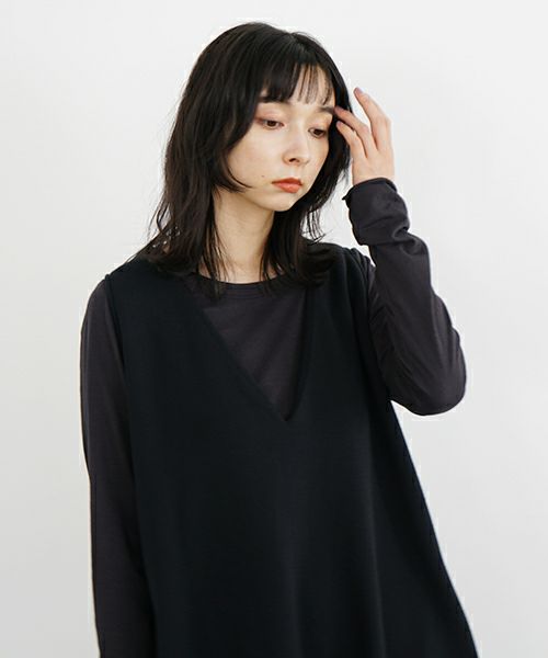 Mochi / home&miles.モチ / ホーム＆マイルズ.v-neck one piece [black]