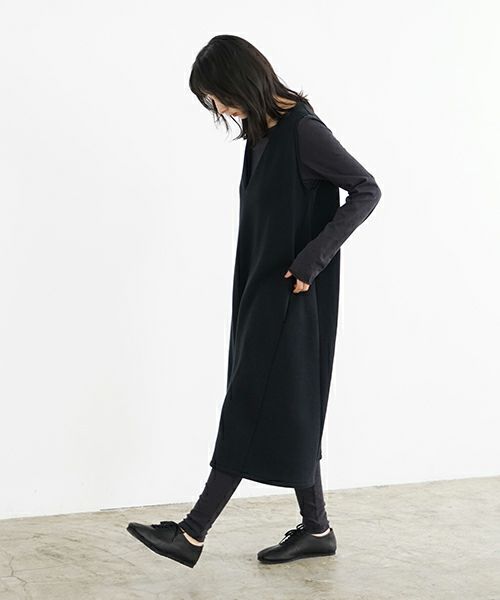 Mochi / home&miles.モチ / ホーム＆マイルズ.v-neck one piece [black]