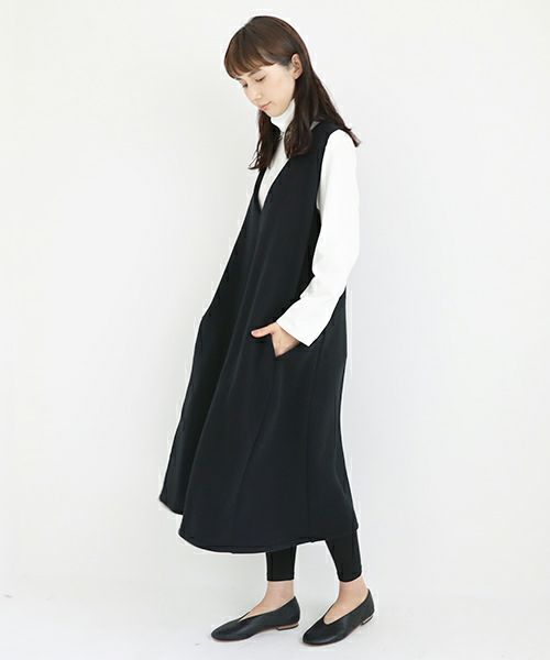 Mochi / home&miles.モチ / ホーム＆マイルズ.v-neck one piece [black]