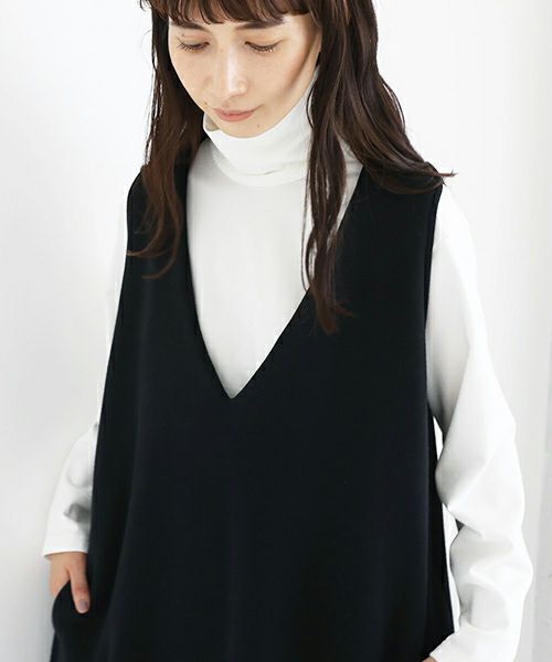 Mochi / home&miles.モチ / ホーム＆マイルズ.v-neck one piece [black]
