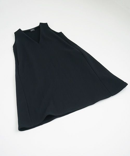 Mochi / home&miles.モチ / ホーム＆マイルズ.v-neck one piece [black]