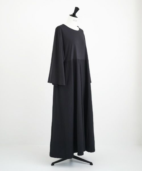 Mochi / home&miles.モチ / ホーム＆マイルズ.flare sleeve one piece [sumi]