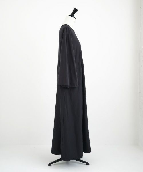 Mochi / home&miles.モチ / ホーム＆マイルズ.flare sleeve one piece [sumi]