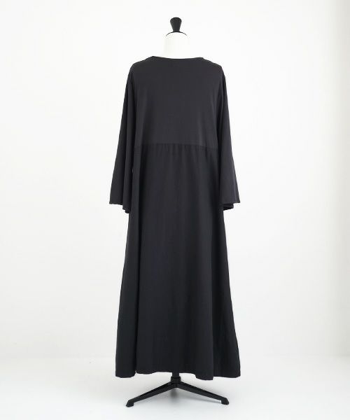 Mochi / home&miles.モチ / ホーム＆マイルズ.flare sleeve one piece [sumi]