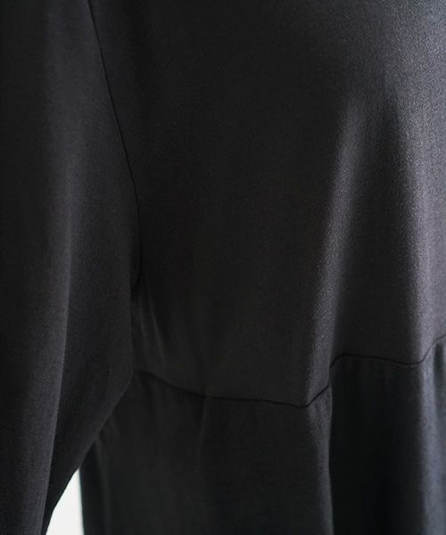 Mochi / home&miles.モチ / ホーム＆マイルズ.flare sleeve one piece [sumi]