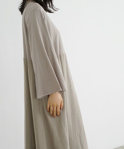 Mochi / home&miles.モチ / ホーム＆マイルズ.flare sleeve one piece [greige]