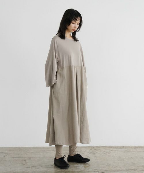 Mochi / home&miles.モチ / ホーム＆マイルズ.flare sleeve one piece [greige]