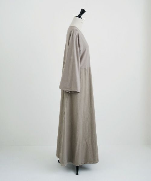 Mochi / home&miles.モチ / ホーム＆マイルズ.flare sleeve one piece [greige]