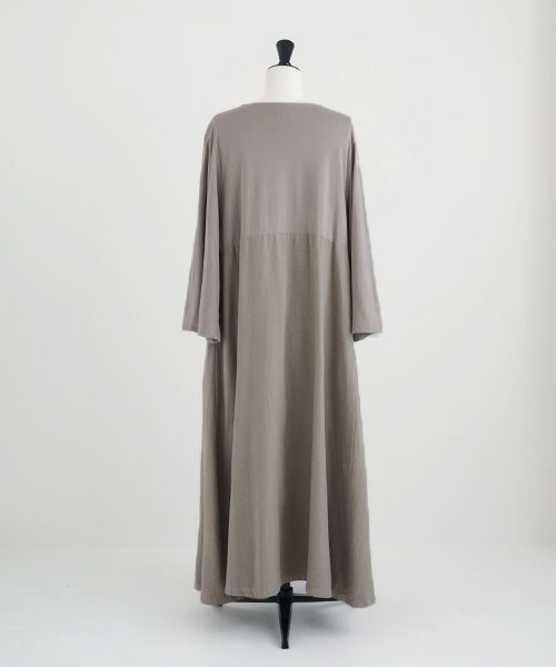 Mochi / home&miles.モチ / ホーム＆マイルズ.flare sleeve one piece [greige]