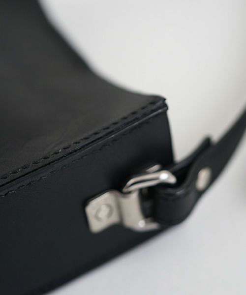 EDROBERTJUDSON.エドロバートジャドソン.box stitch pouch[B01Q BG-169/ 05.black]