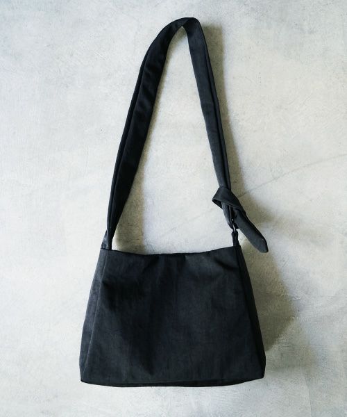 VU PRODUCT.ヴウプロダクト.vu-product-B07[BLACK].sash bag small