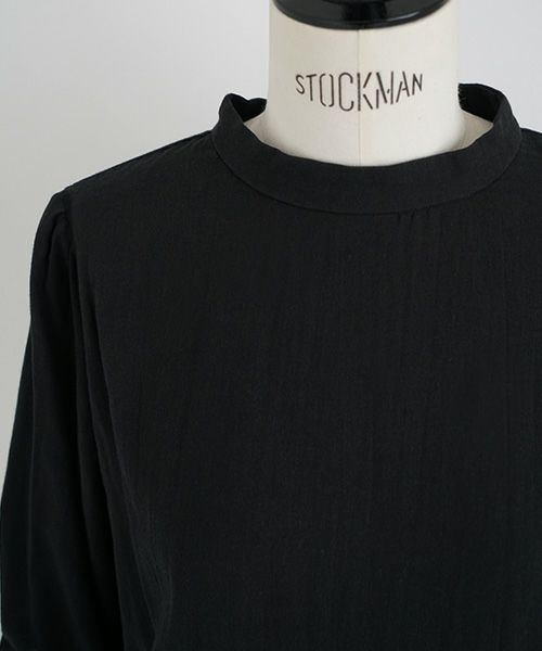 Mochi.モチ.gather blouse(organic cotton) [ms22-b-02/black]