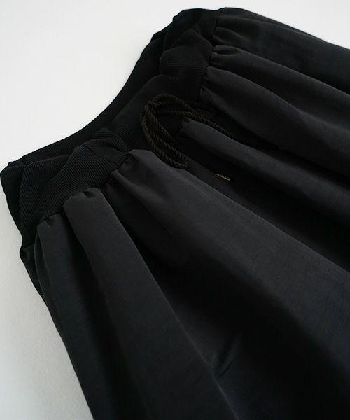 Mochi.モチ.long skirt [ms22-sk-01/black]
